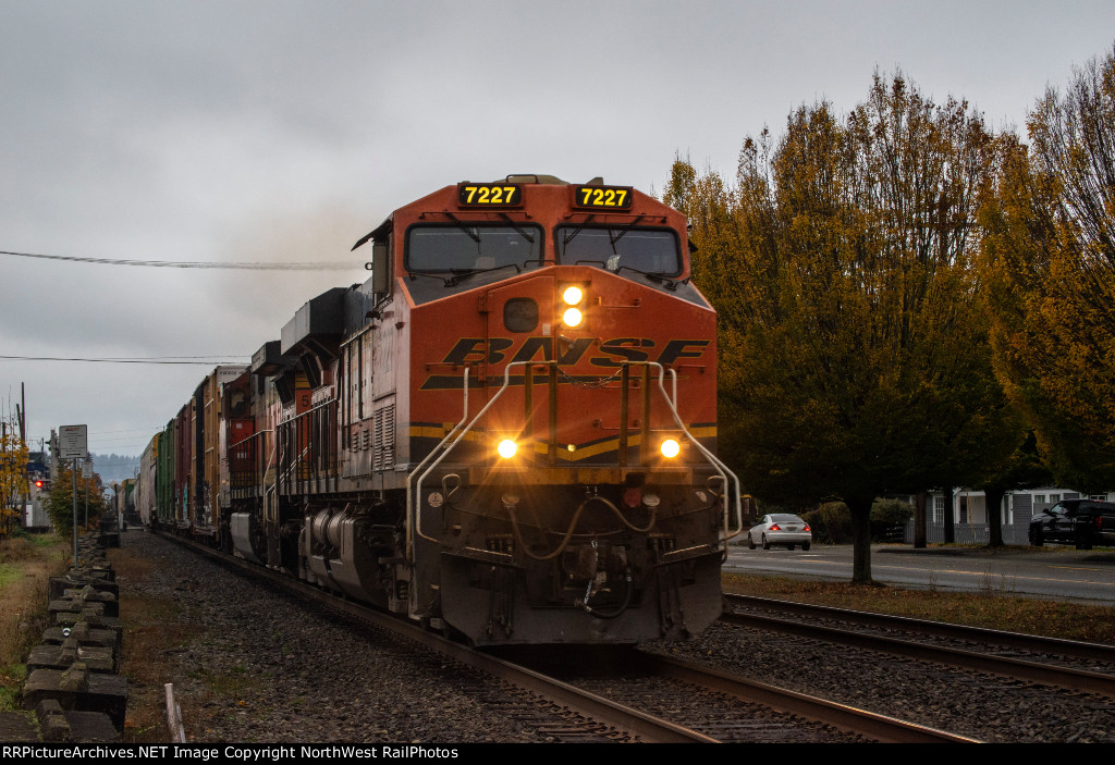 BNSF 7227